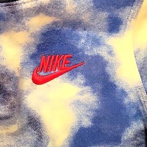 Nike Pullover Tie-Dye